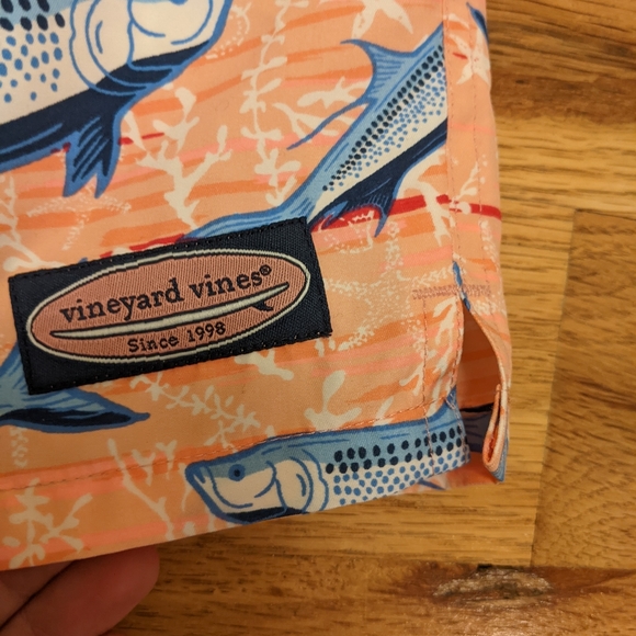 Men's Vineyard Vines swim trunks - Picture 4 of 9